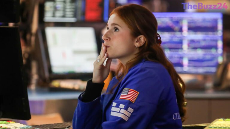 U.S. Treasury Yields Edge Up Amid Persistent Global Bond Market Pressures
