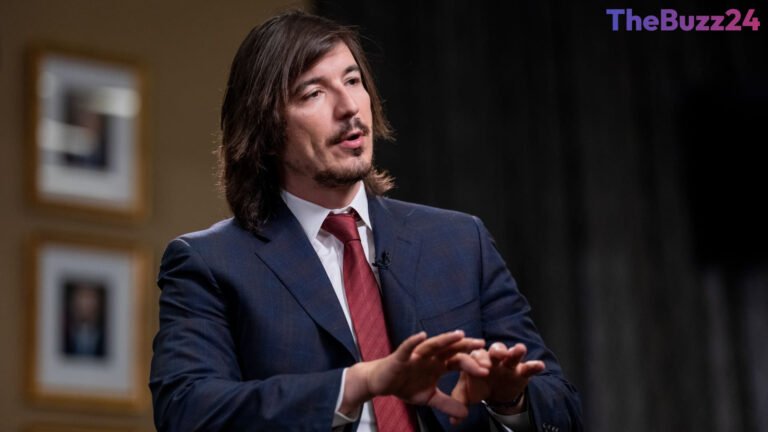 Robinhood CEO Defends Tokenized Shares Amid Clash with AMC Over Shareholder Control