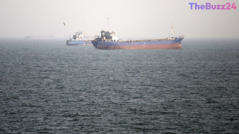 Oil Prices Slide Amid Renewed Diplomatic Signaling Over Strait of Hormuz
