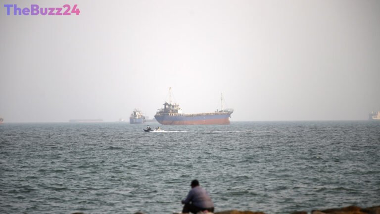 Geopolitical Tensions Fuel Oil Price Surge as U.S.-Iran Talks Stall