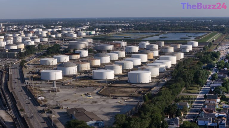 Elite Investors Pour into Oil and Gas, Driving Up Valuations Amid Scarcity of Bargains