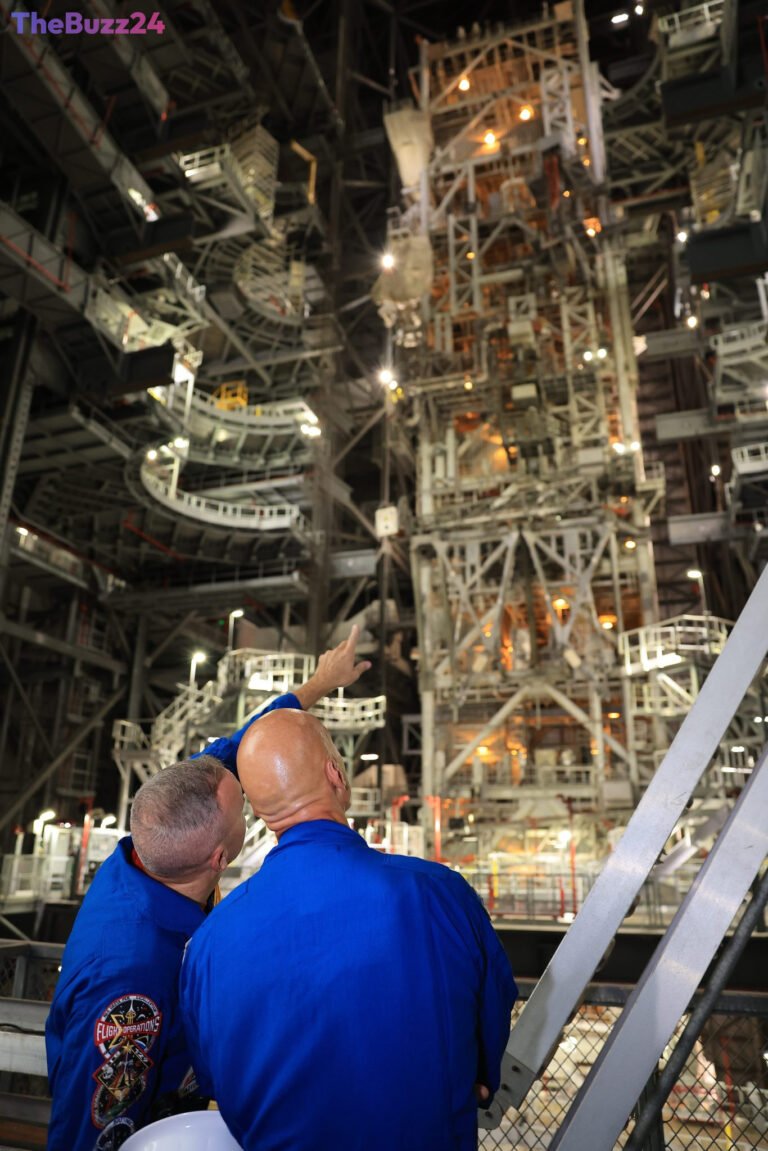 Artemis III Astronauts Inspect Key Hardware Ahead of Lunar Missions