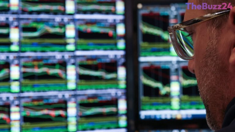 Treasury Yields Retreat Below 5% as Market Jitters Deepen Over Tech Debt and AI Spending