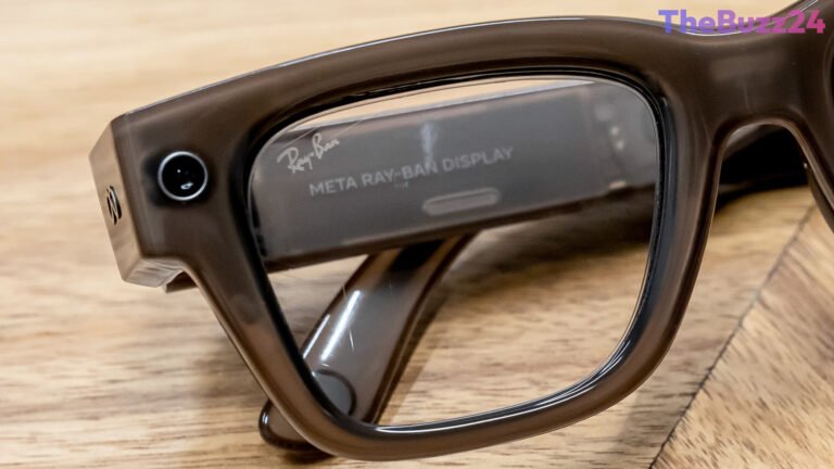 The AI Wearable Dilemma: Privacy Backlash and Market Uncertainty Stall Industry Growth