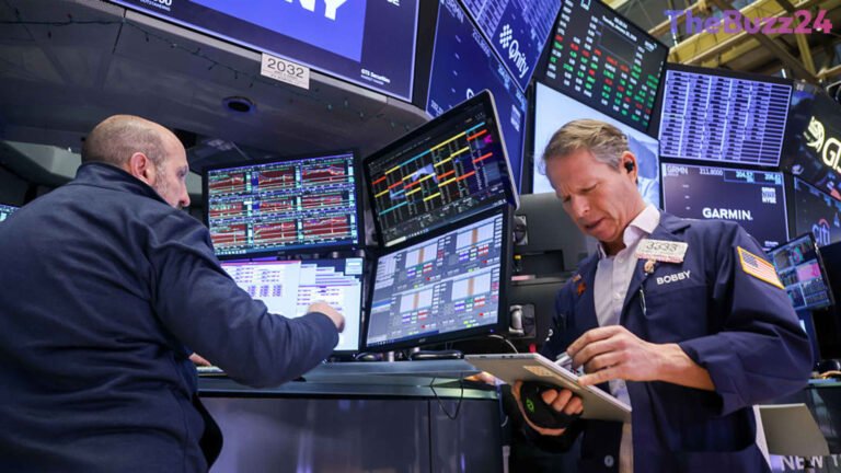 U.S. Treasury Yields Drop Below 5% Amid Stock Sell-Off and Geopolitical Tensions
