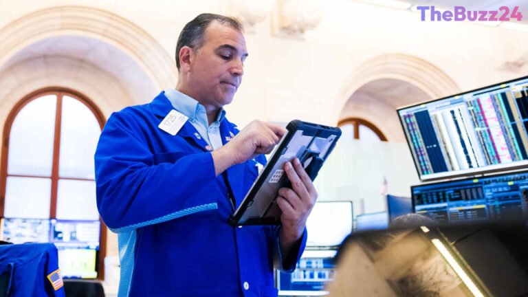 Tech Sector Rebounds Amidst Lingering AI Growth Concerns and Global Market Volatility