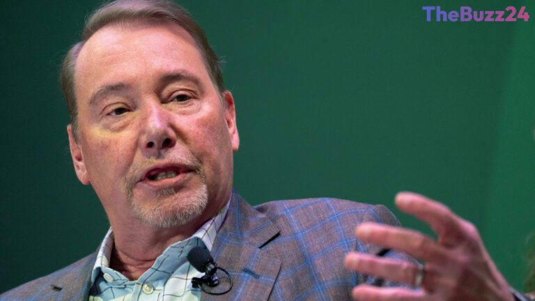 Jeff Gundlach Criticizes Federal Reserve’s Hesitation on Interest Rate Hikes