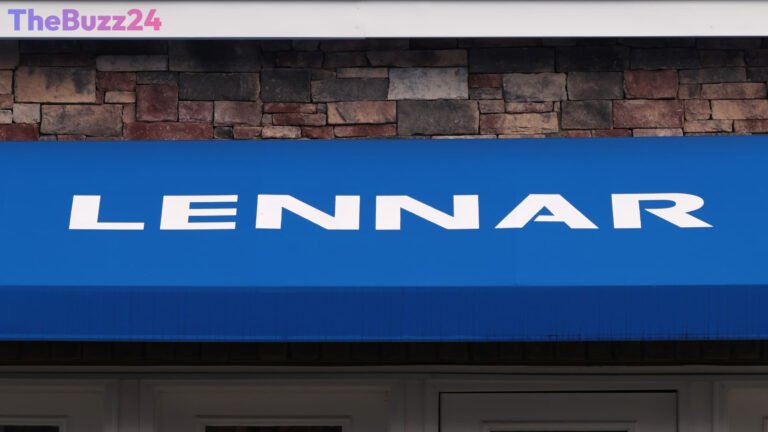 Buffett’s Berkshire Hathaway Boosts Lennar Stake Amid Slowing Purchase Pace
