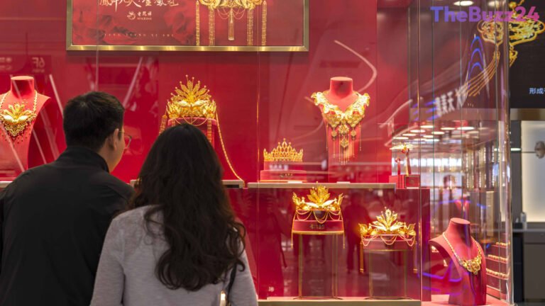China’s Gold Rush and Hong Kong’s Yuan Hub: A Strategic Challenge to Dollar Dominance