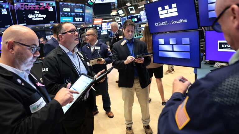 AI Infrastructure Stocks Tumble as Traders Bet on ‘Bubble Puts’ for CoreWeave