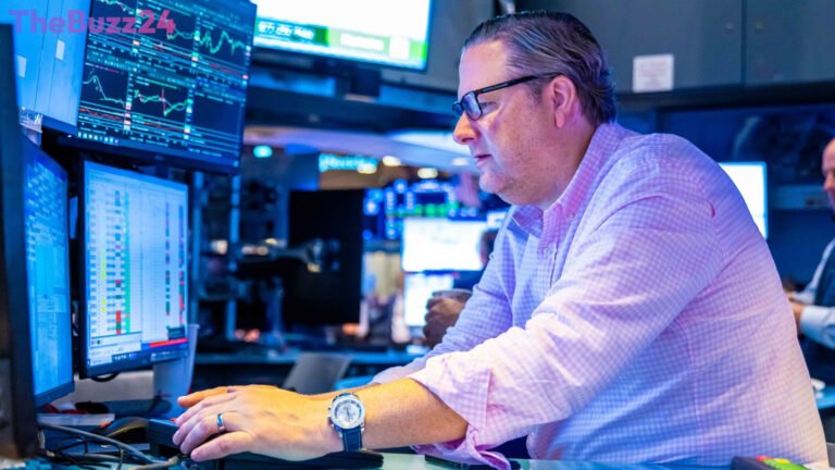 Market Tumbles as AI Enthusiasm Cools and Oil Prices Surge Amid Geopolitical Tensions