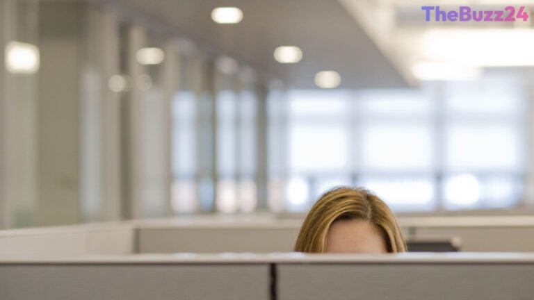 U.S. Employee Engagement Drops to 15-Year Low as AI Integration and Remote Work Reshape the Workforce