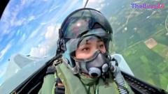 Thailand’s Queen Suthida Completes Milestone First Solo Flight in Fighter Jet