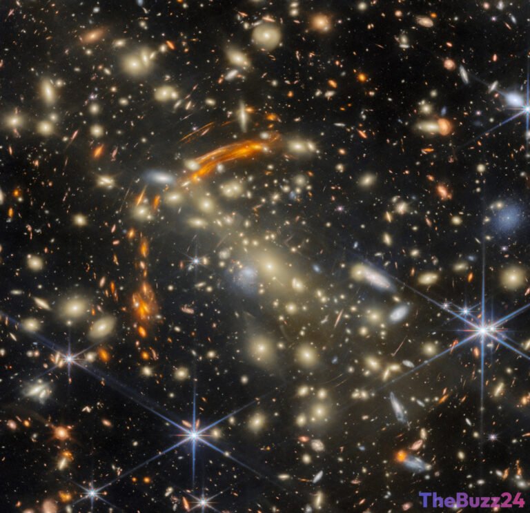 Cosmic Illusion: James Webb Space Telescope Captures Stunning ‘House of Mirrors’ Galaxy Cluster