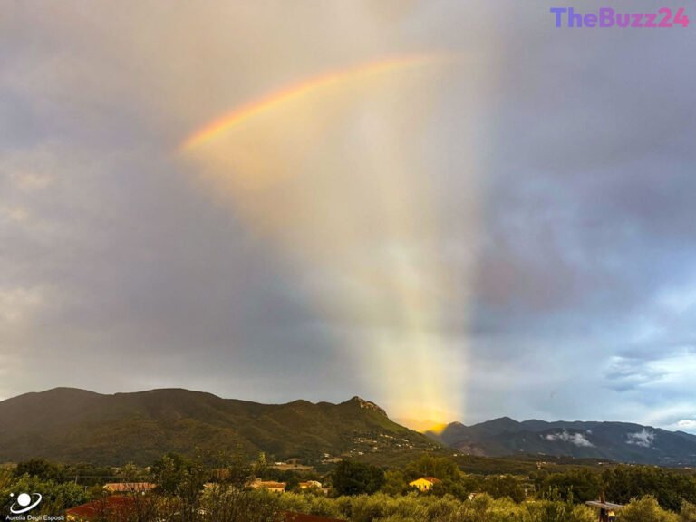 Rare ‘Reverse Rainbow’ Illusion Captivates Observer in Italian Sunset