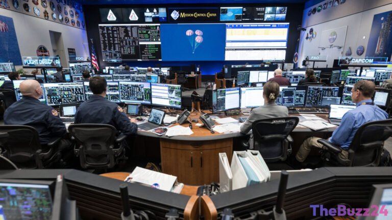 NASA Launches Global Search for Next Generation of Space Mission Flight Directors