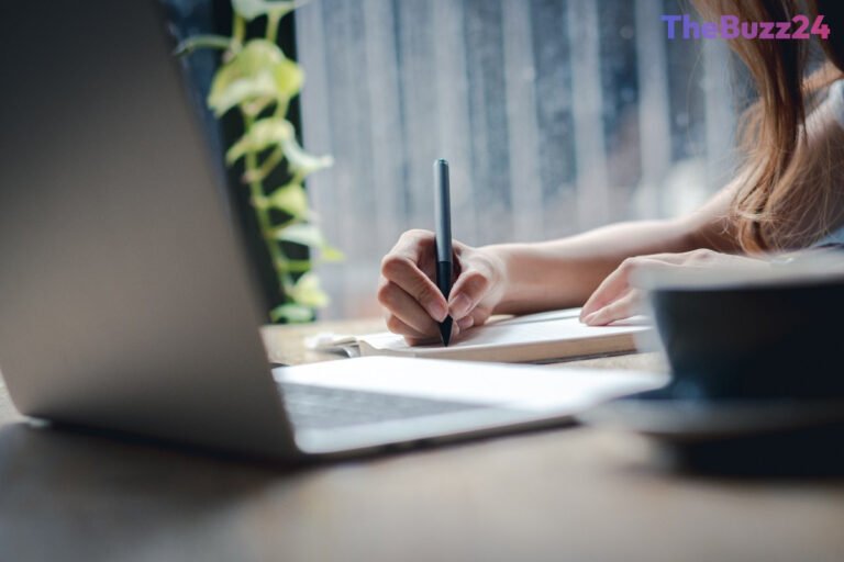 Decoding the Digital Author: How Researchers Track the Evolving Vocabulary of AI
